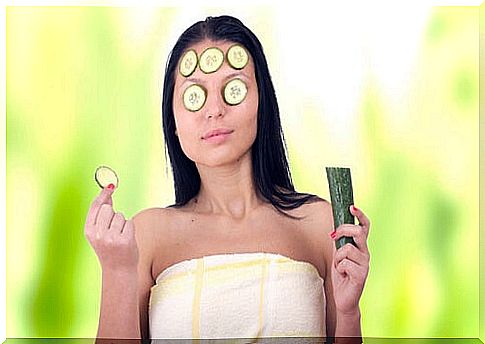 Masks for removing dark circles with cucumbers