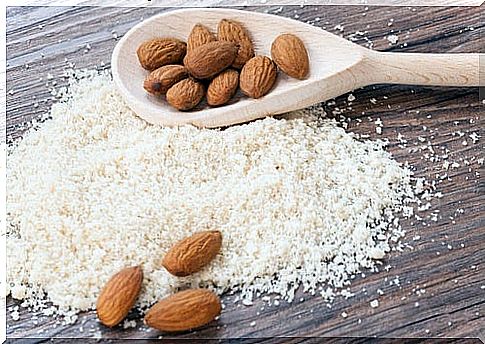 Almonds in various masks to treat melasma