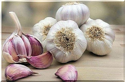 Garlic on the list of natural treatments for vaginitis