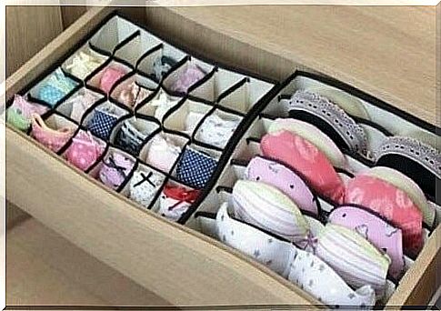 Boxes to properly arrange clothes in the closet