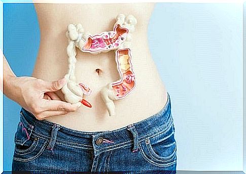 Signs of an intestinal problem such as hyperglycaemia