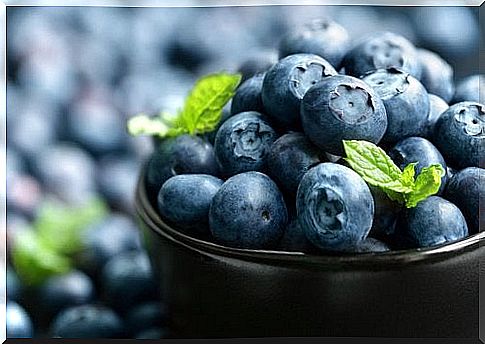 Blueberries are iodine-rich fruits