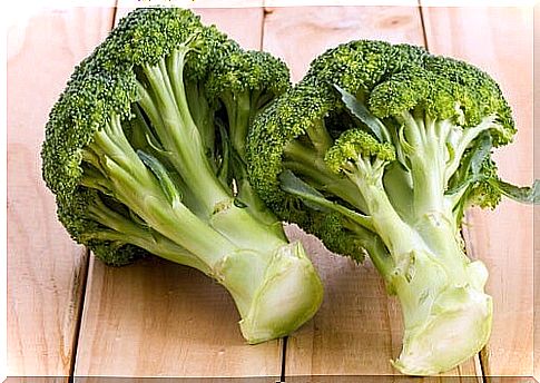 Broccoli contains beneficial nutrients, including protein