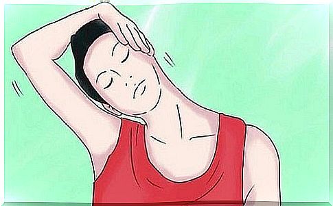 Simple exercises against the double chin such as neck movement