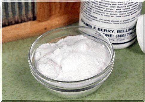 Uses of borax in powder form