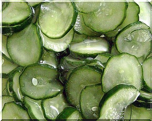 Fight fluid retention by consuming cucumber water!