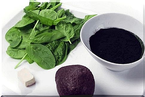 Spinach nutrients fight hair loss