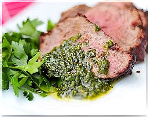 How to prepare chimichurri sauce served with steak