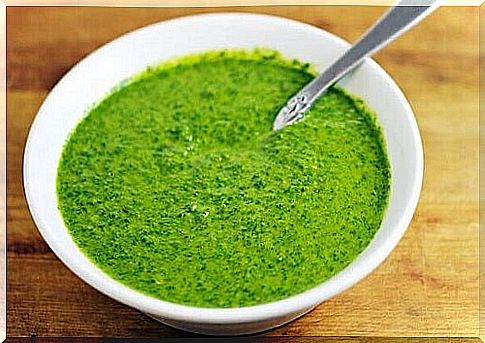 How to prepare chimichurri sauce with parsley