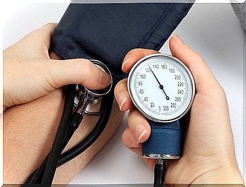 Method that reduces blood pressure applied by the doctor