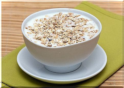 Oatmeal before bedtime - reasons to consume it