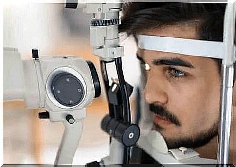 Symptoms and treatment of retinitis pigmentosa