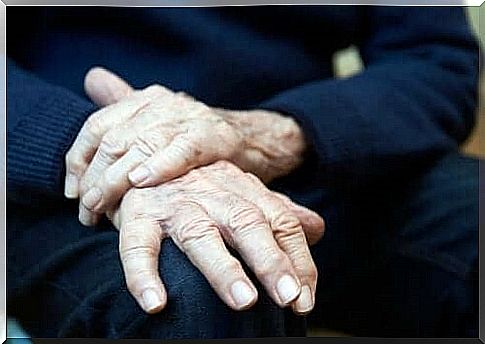 Symptoms and treatments for essential tremor