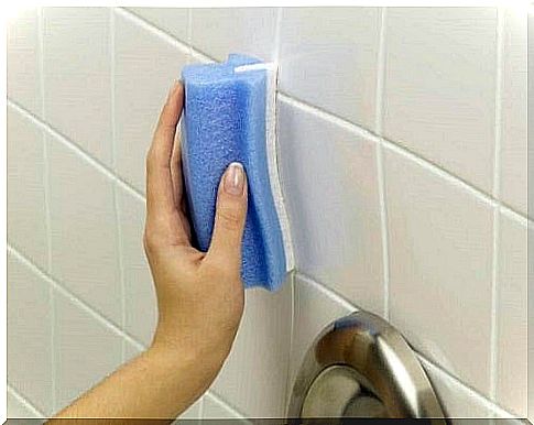 Tricks for cleaning the bathroom and tiles