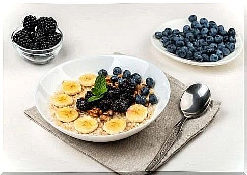 Smoothie bowl with blueberries for breakfast