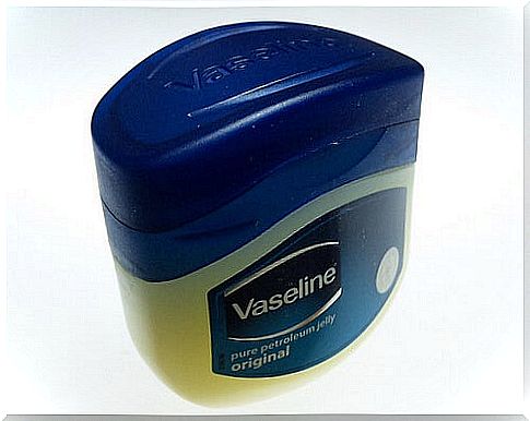 Uses of Vaseline in medicine