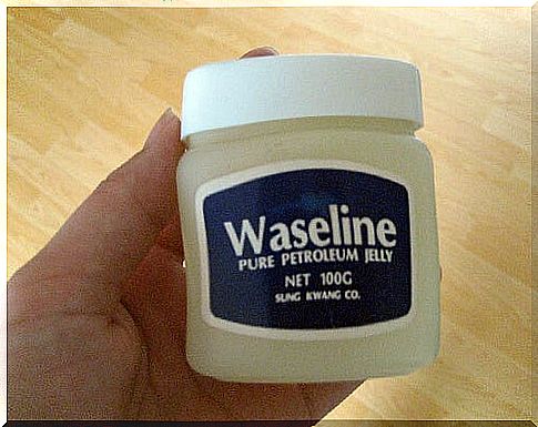 Uses of multifunctional Vaseline in the household