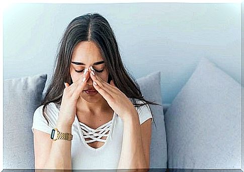 Girl affected by green phlegm cough